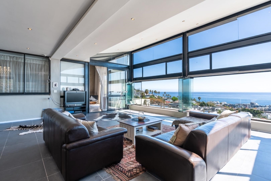 5 Bedroom Property for Sale in Fresnaye Western Cape